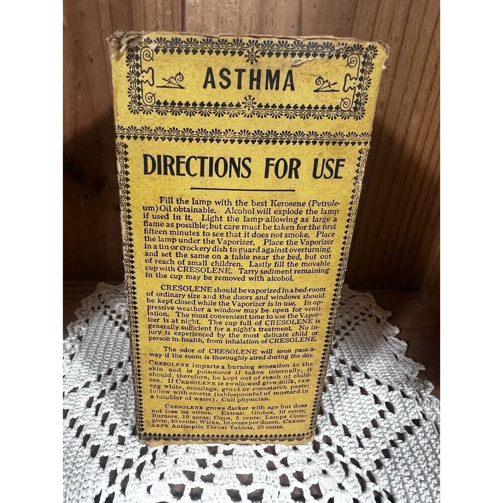 ANTIQUE VAPO-CRESOLENE VAPORIZER KEROSENE OIL LAMP W/BOX